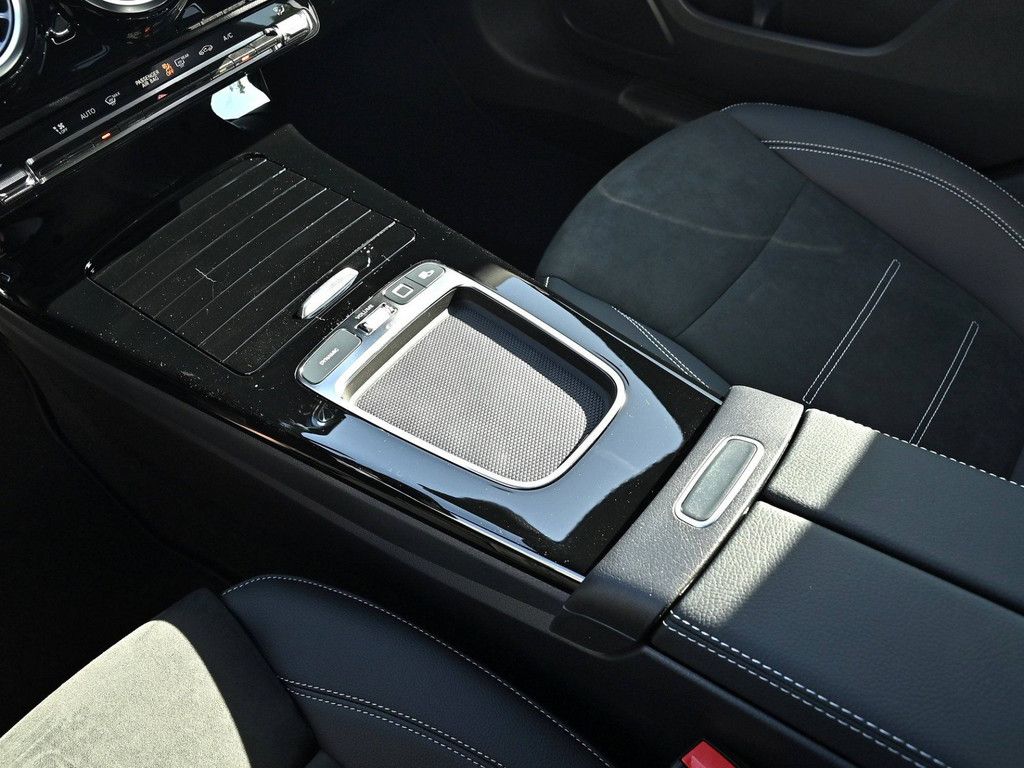 Mercedes-Benz A 200 2025