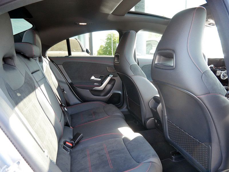 Mercedes-Benz CLA 200 2025