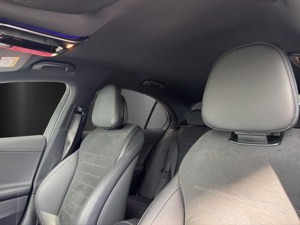 Mercedes-Benz C 220 2025