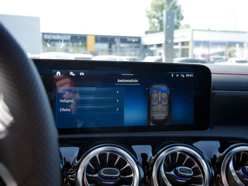 Mercedes-Benz CLA 200 2025