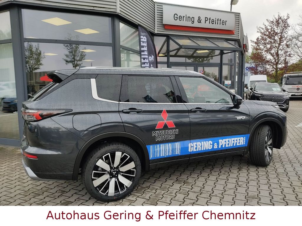 Mitsubishi Plug-in Hybrid Outlander 2025