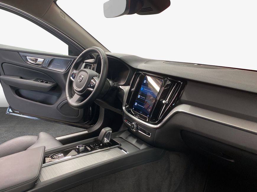 Volvo V60 Cross Country 2023