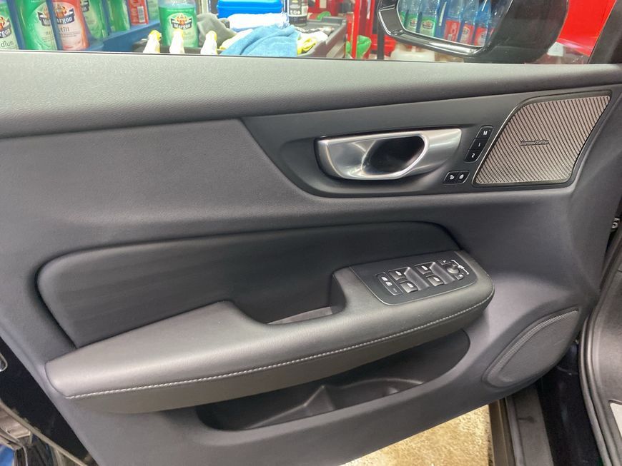 Volvo V60 Cross Country 2023
