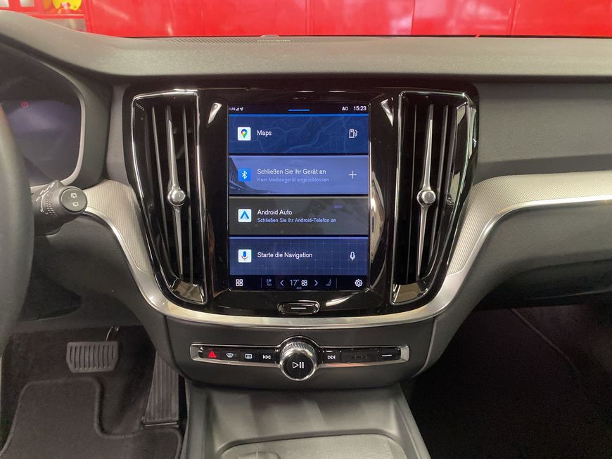 Volvo V60 Cross Country 2023