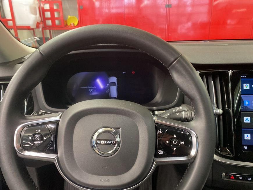 Volvo V60 Cross Country 2023