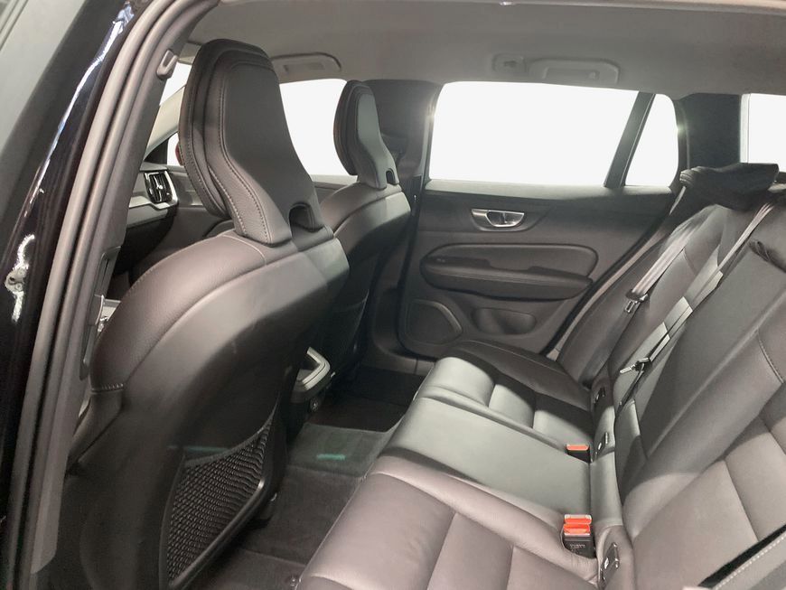 Volvo V60 Cross Country 2023