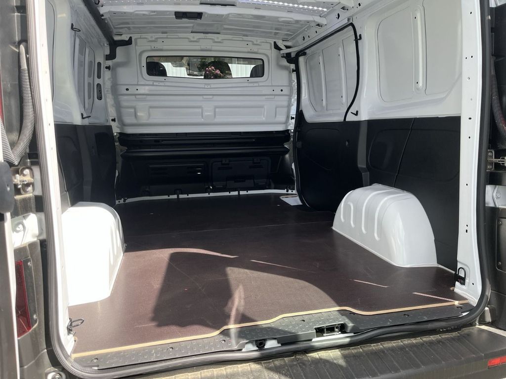 Nissan Primastar 2024