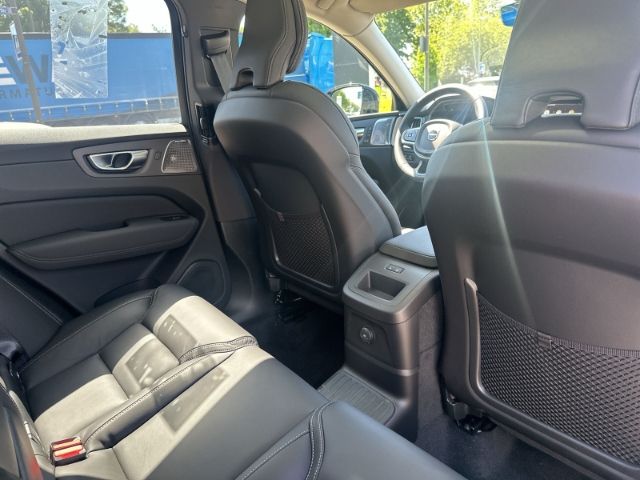 Volvo XC60 2025