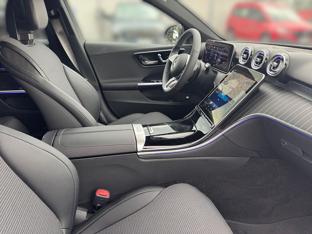 Mercedes-Benz C 200 2025