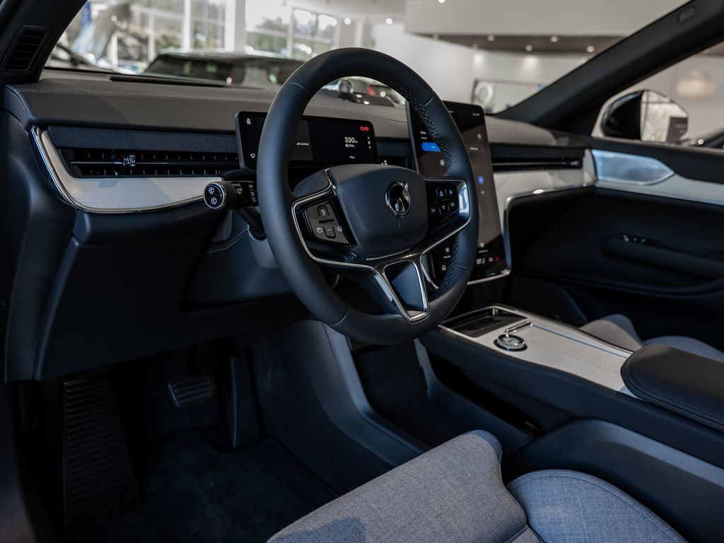 Volvo EX90