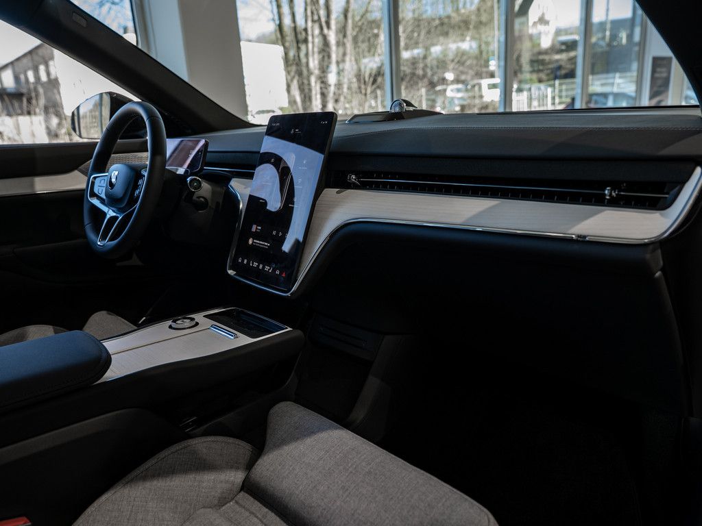 Volvo EX90