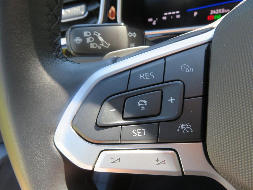 Volkswagen T-Roc 2024