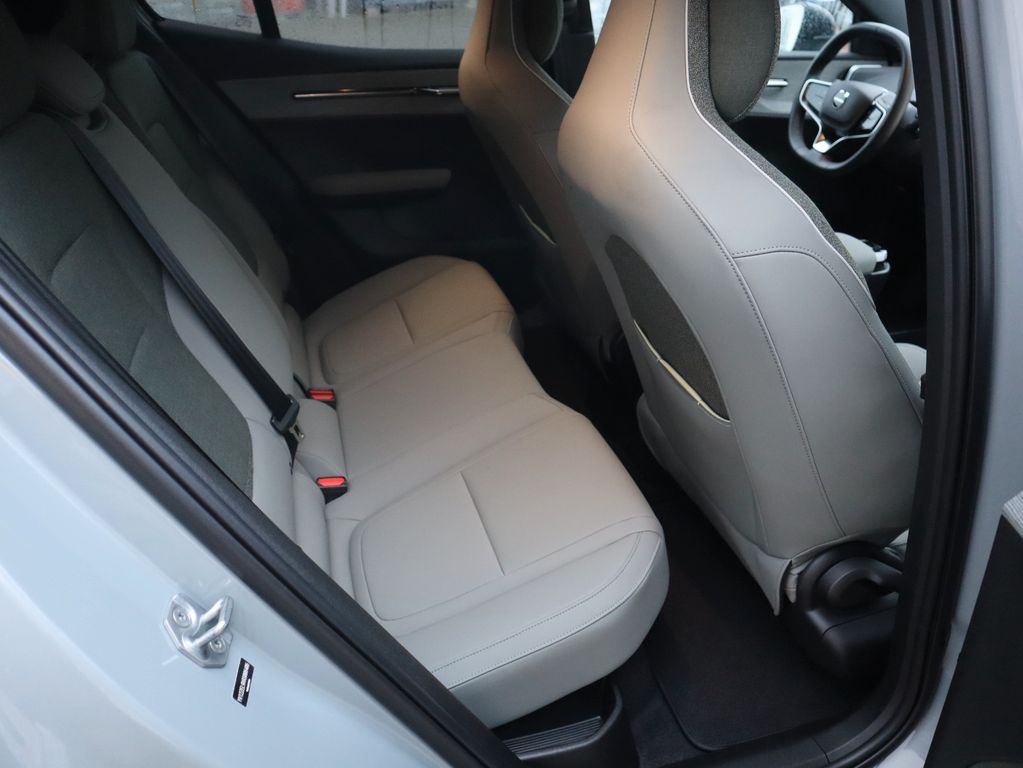 Volvo EX30 2024