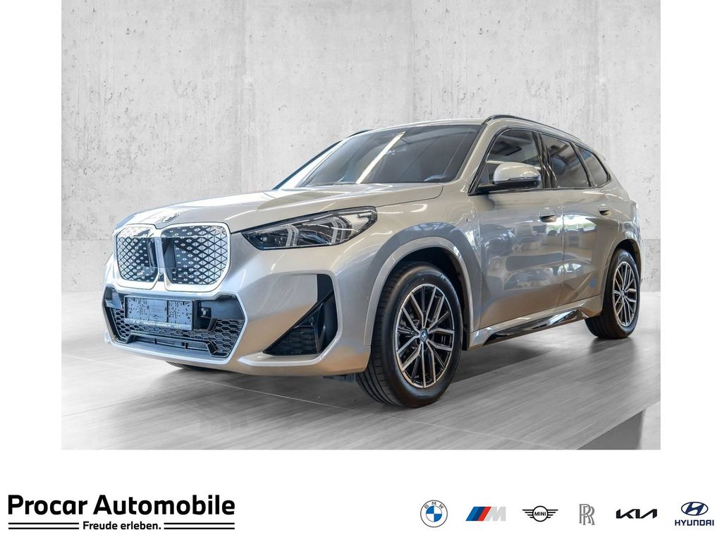 BMW iX1