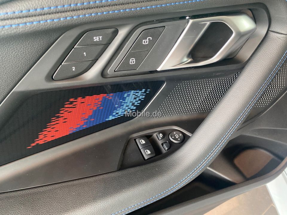 BMW M240i