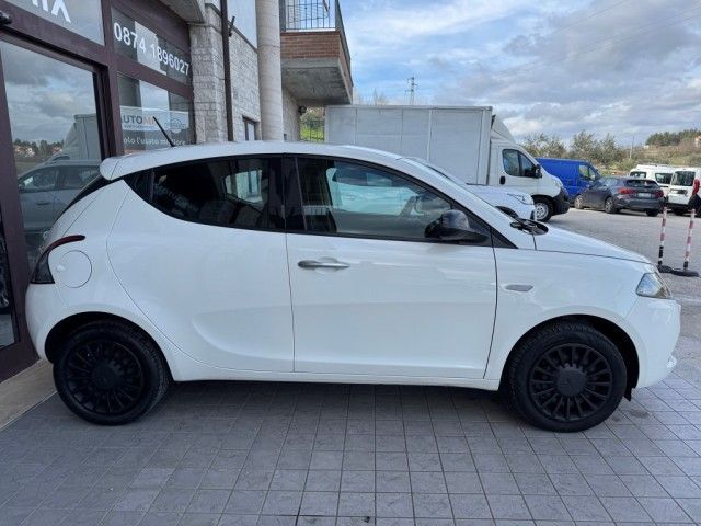 Lancia Ypsilon 2022