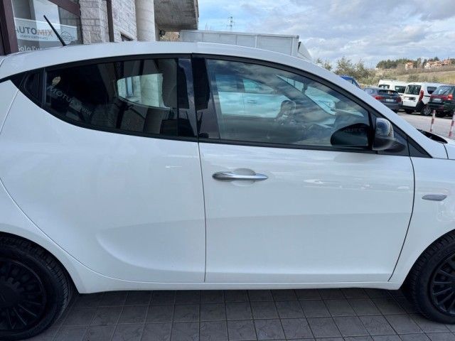 Lancia Ypsilon 2022