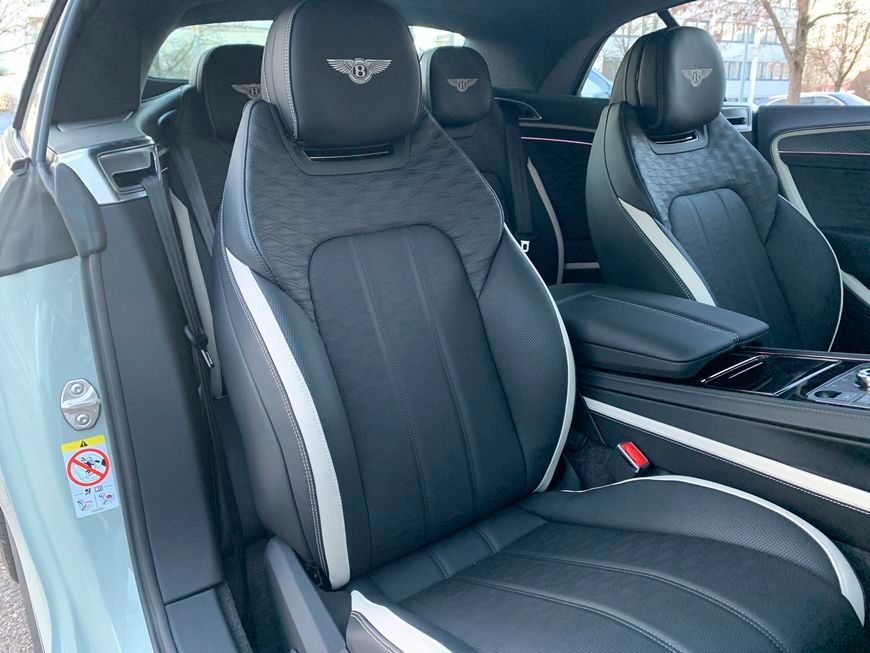 Bentley Continental GTC 2025