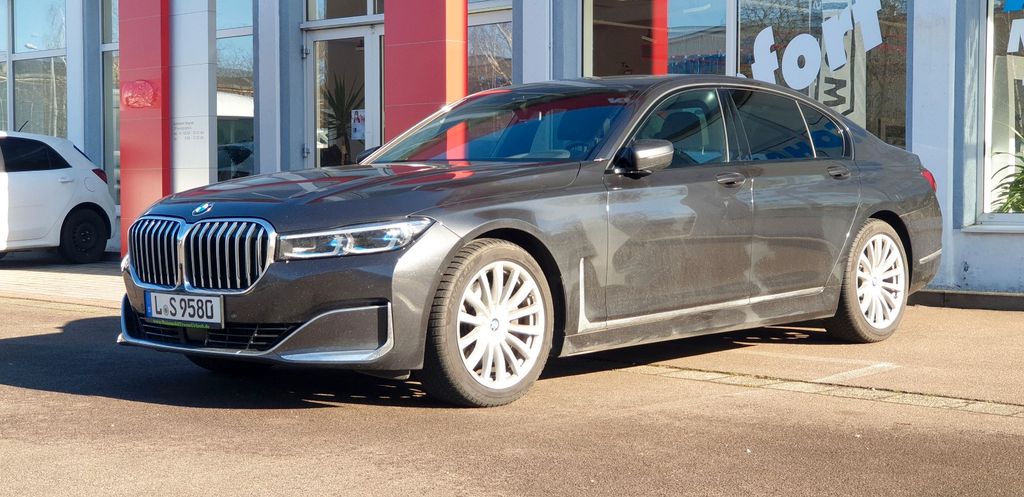 BMW 730 2020