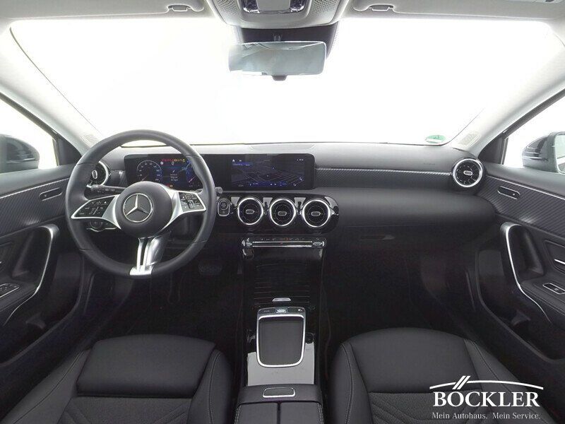 Mercedes-Benz A 180 2023