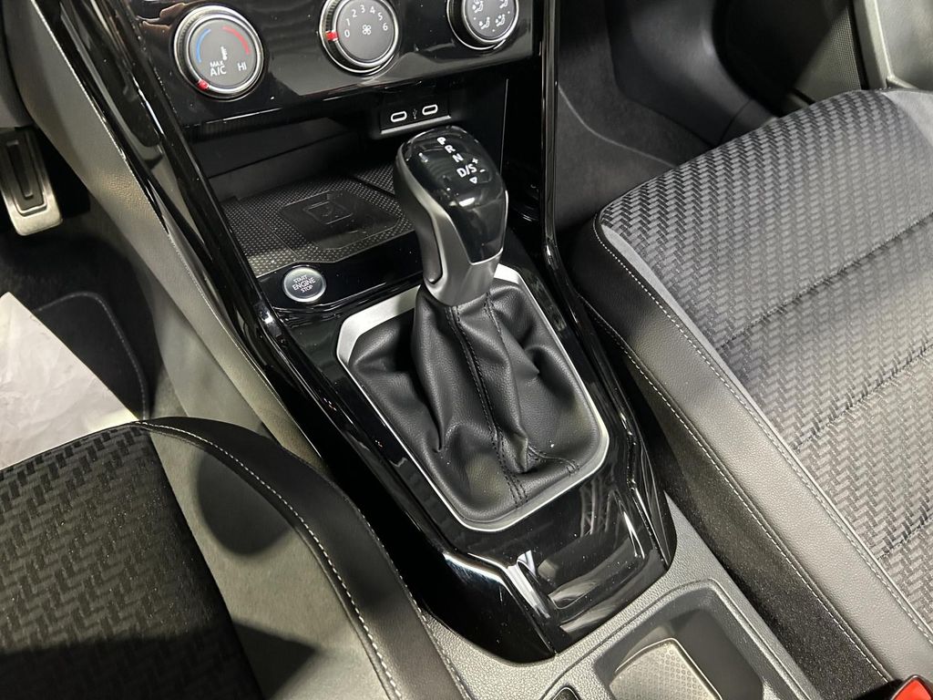 Volkswagen T-Roc 2024