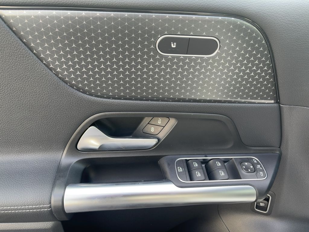 Mercedes-Benz B 200 2024