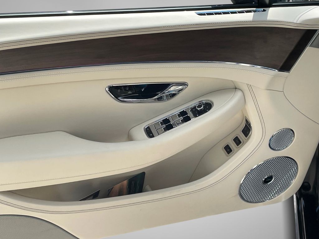 Bentley Continental GTC 2025