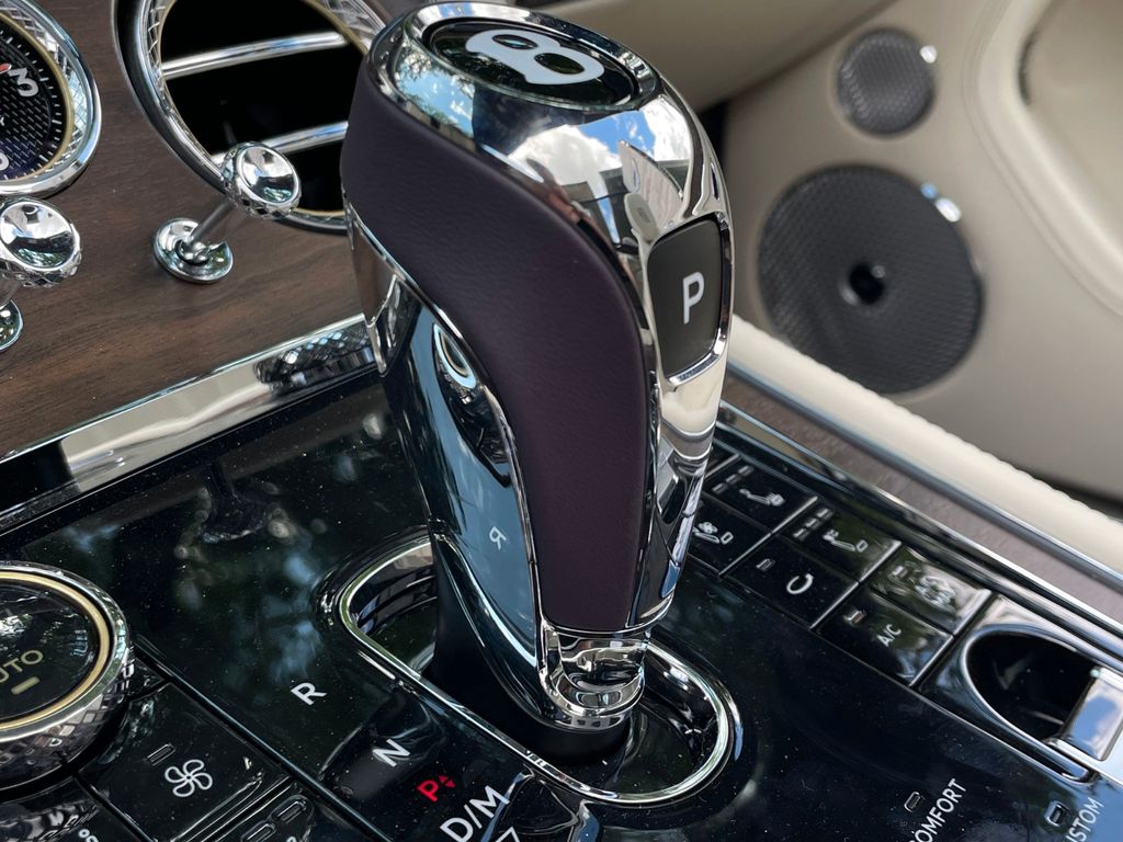 Bentley Continental GTC 2025