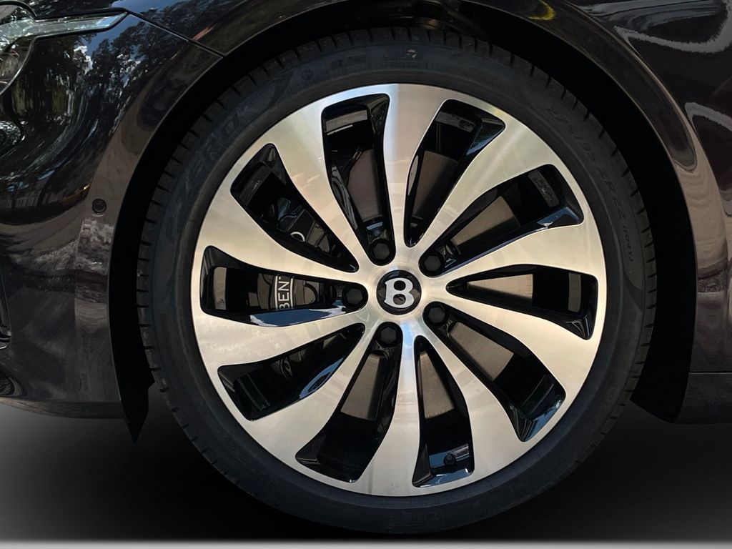 Bentley Continental GTC 2025