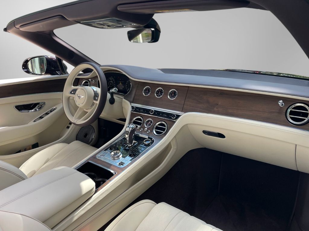 Bentley Continental GTC 2025