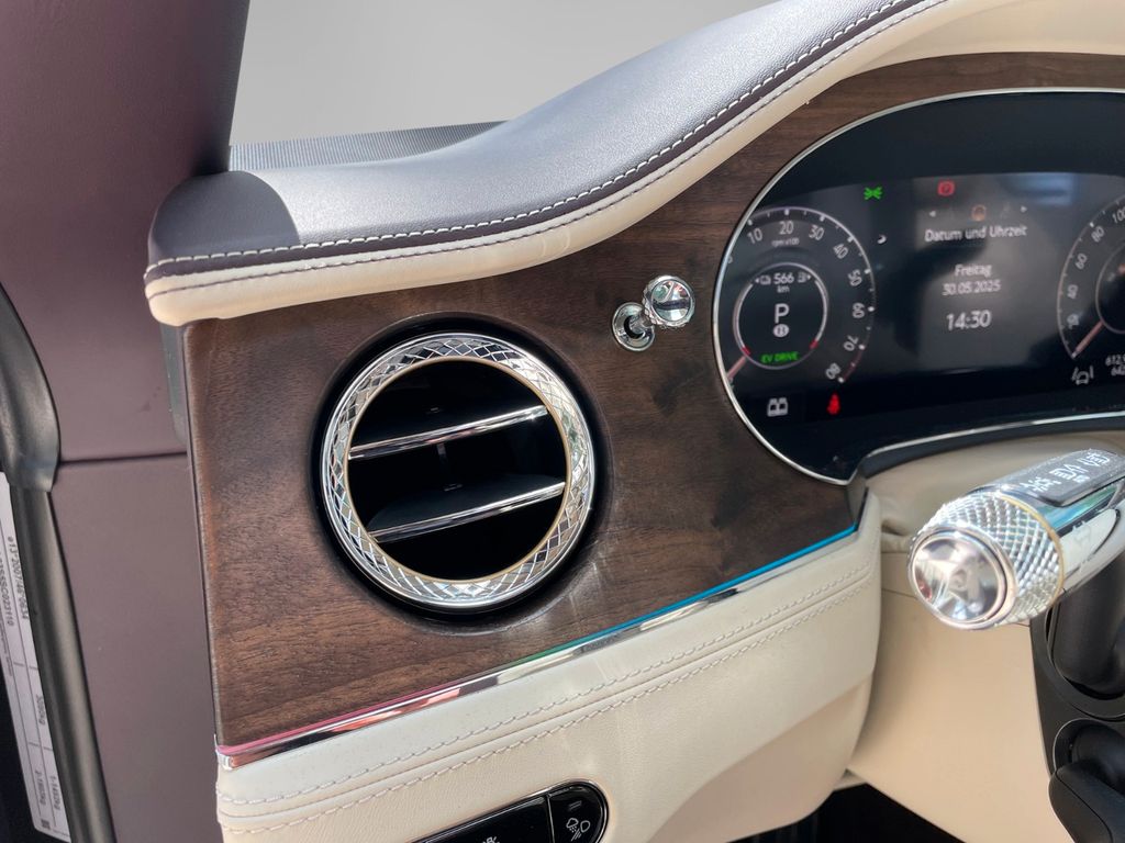 Bentley Continental GTC 2025