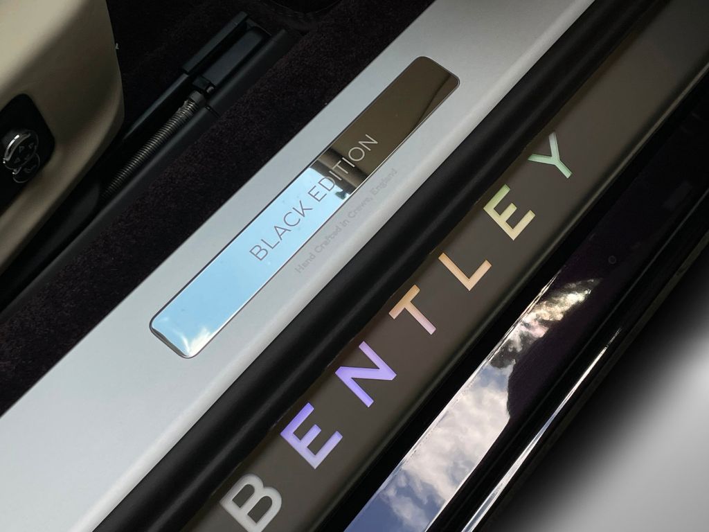 Bentley Continental GTC 2025