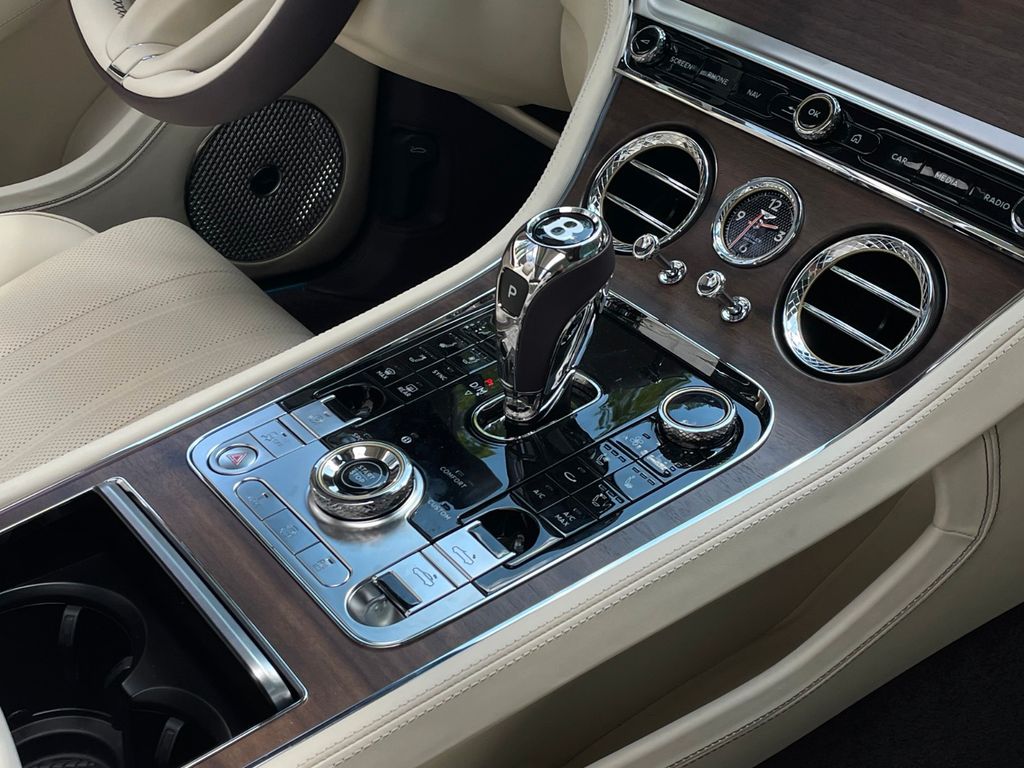 Bentley Continental GTC 2025