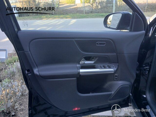 Mercedes-Benz GLA 180 2025