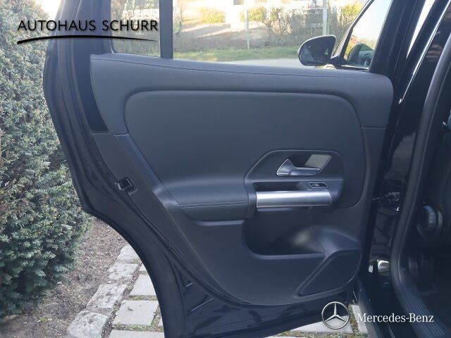 Mercedes-Benz GLA 180 2025