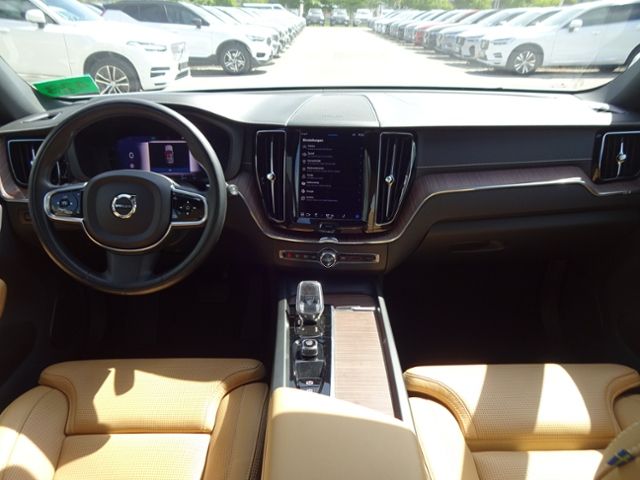 Volvo XC60 2022