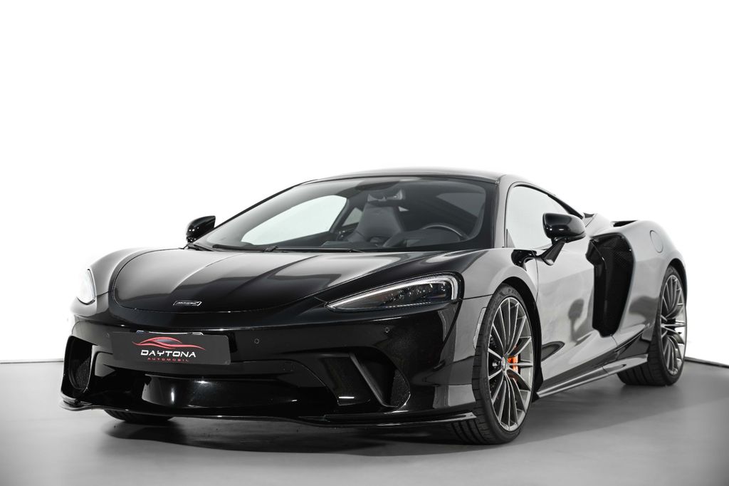 McLaren GT 2024