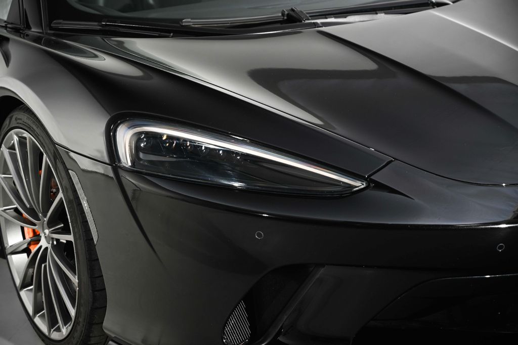 McLaren GT 2024