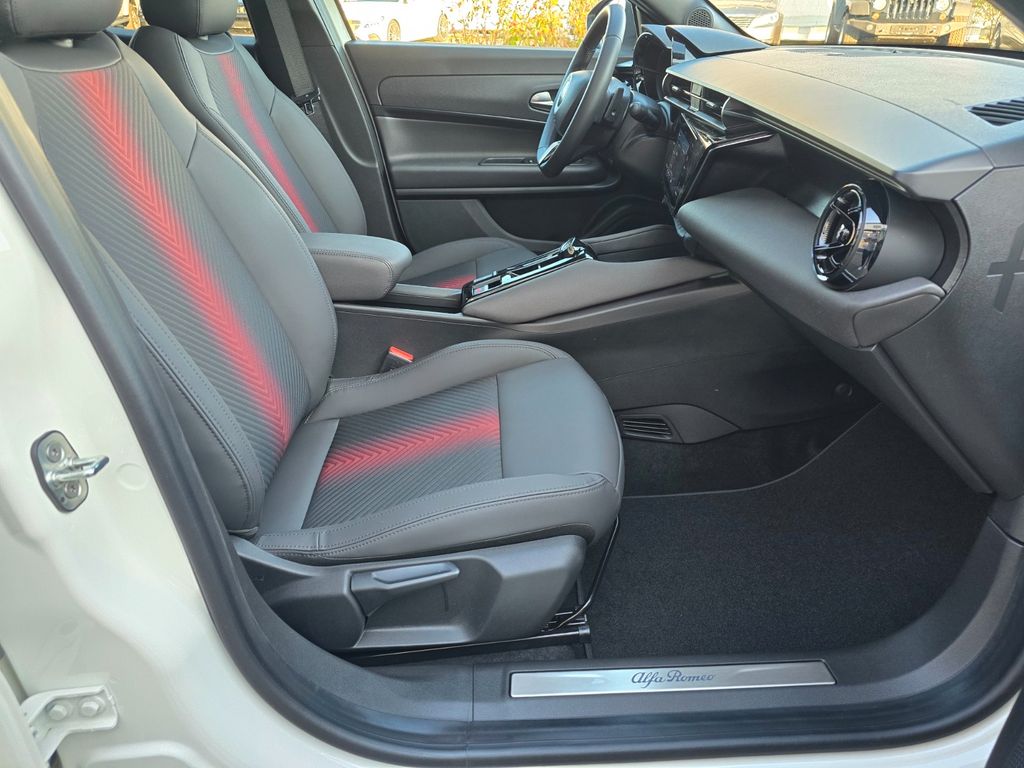 Alfa Romeo Junior 2025