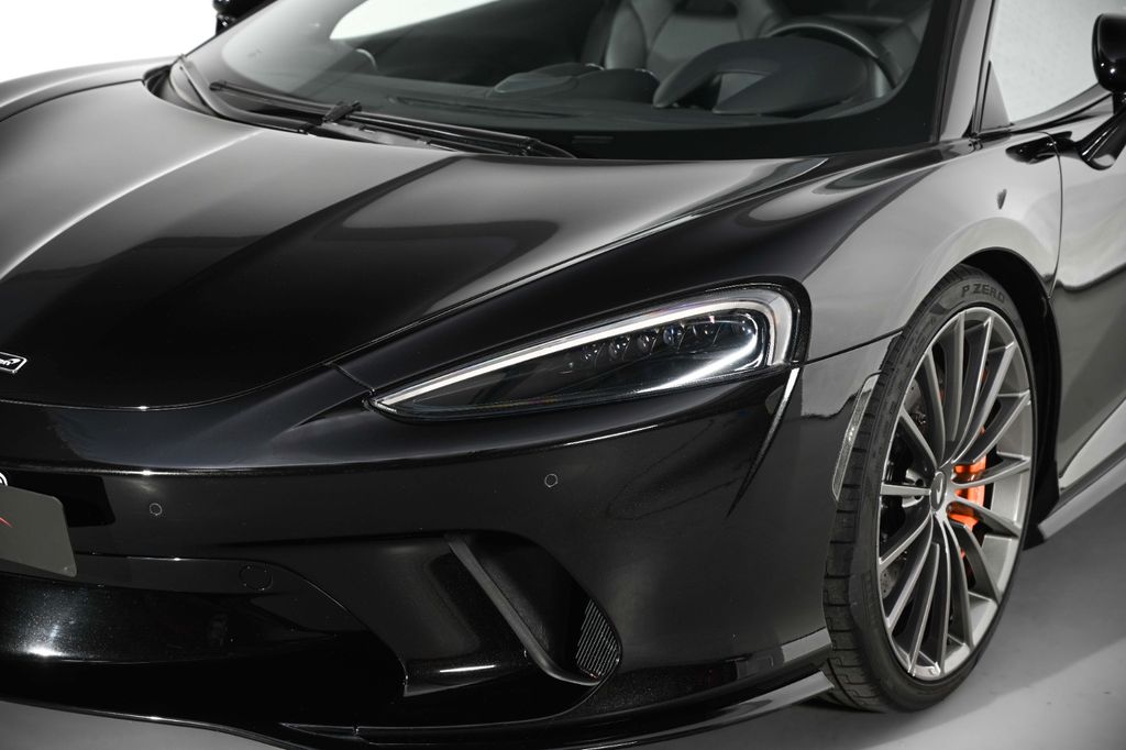 McLaren GT 2024