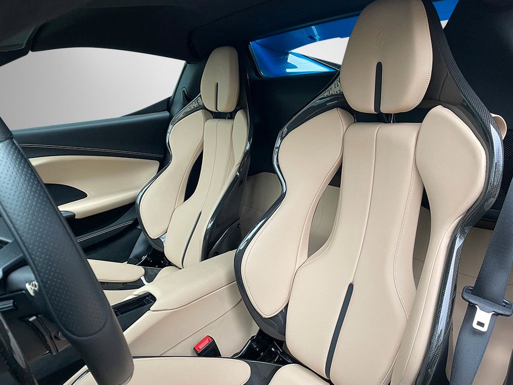 Ferrari 296 GTS 2023