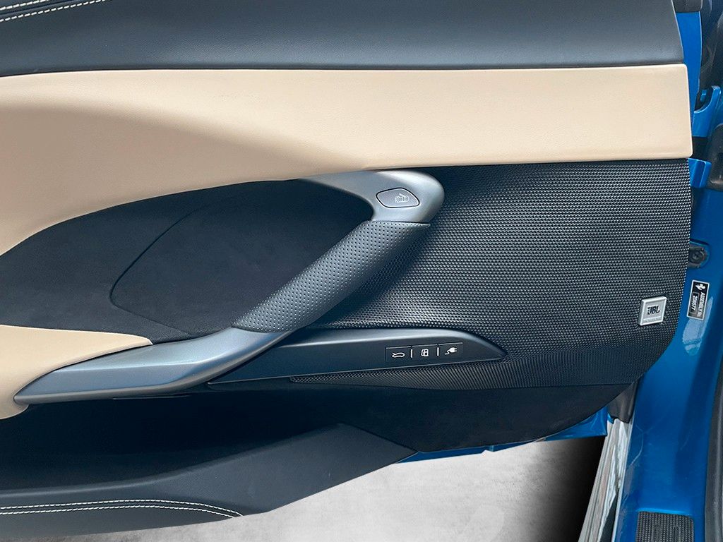 Ferrari 296 GTS 2023