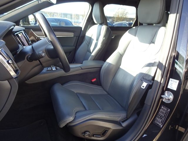 Volvo V90 Cross Country 2022