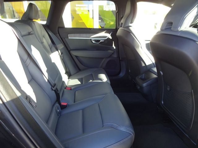 Volvo V90 Cross Country 2022