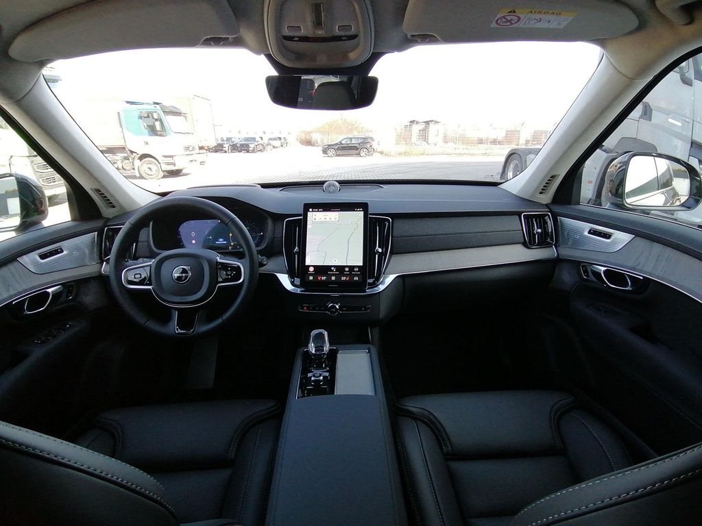 Volvo XC90 2025