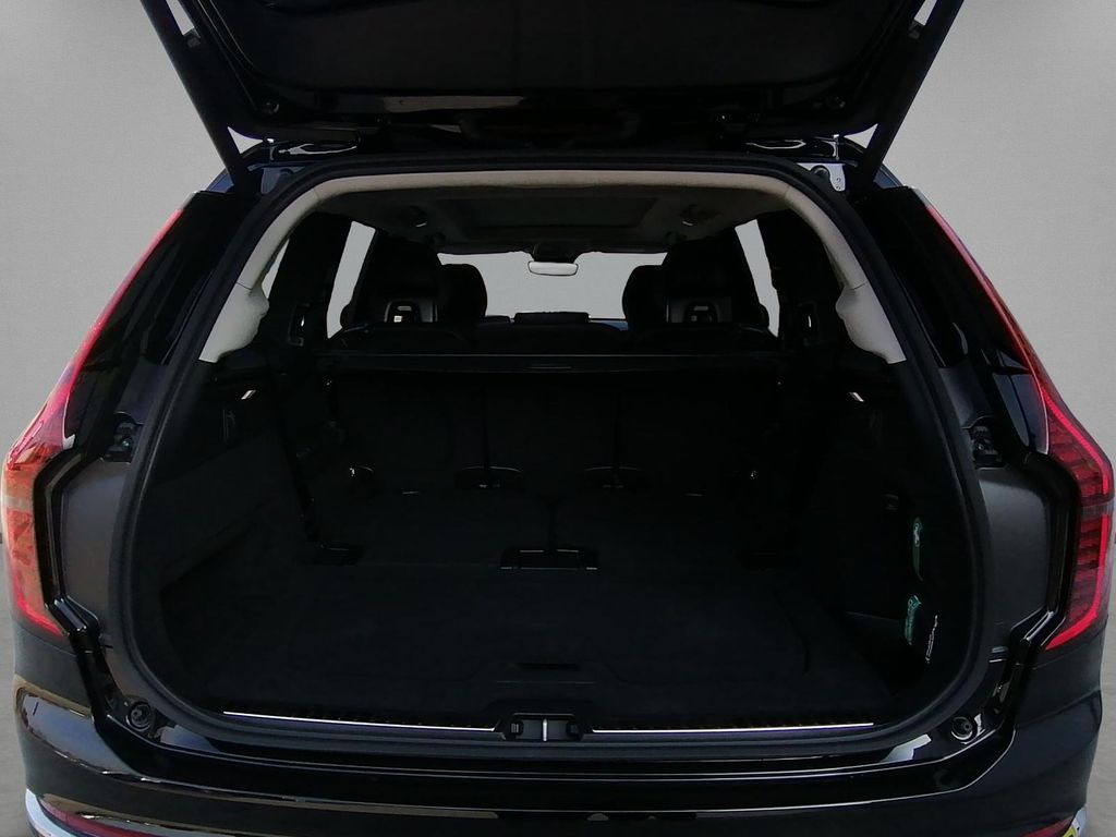 Volvo XC90 2025