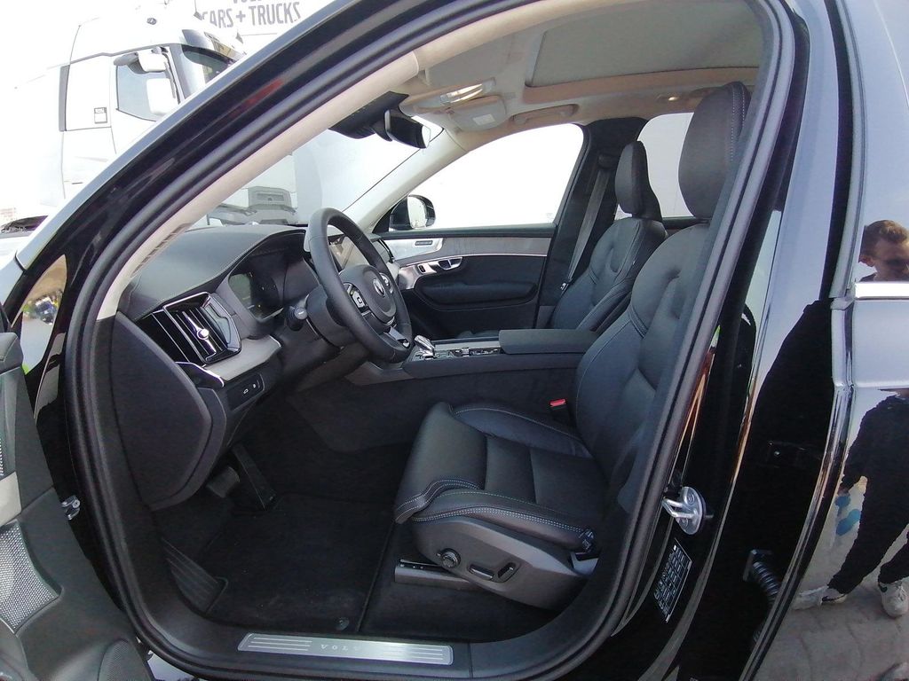 Volvo XC90 2025