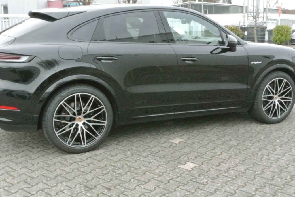 Porsche Cayenne 2025