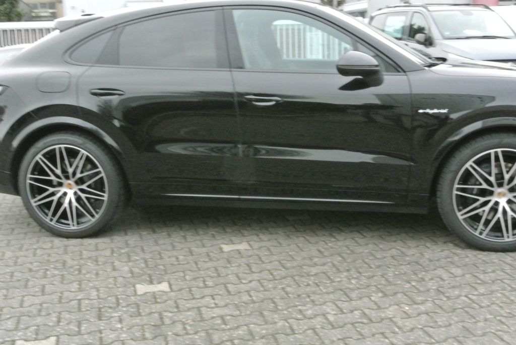 Porsche Cayenne 2025