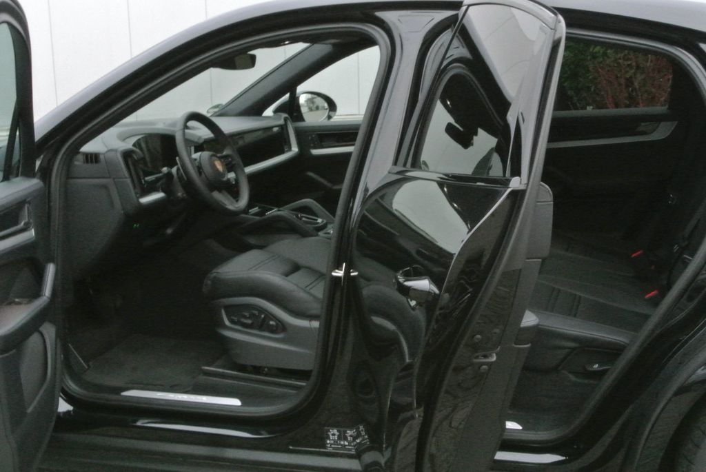 Porsche Cayenne 2025